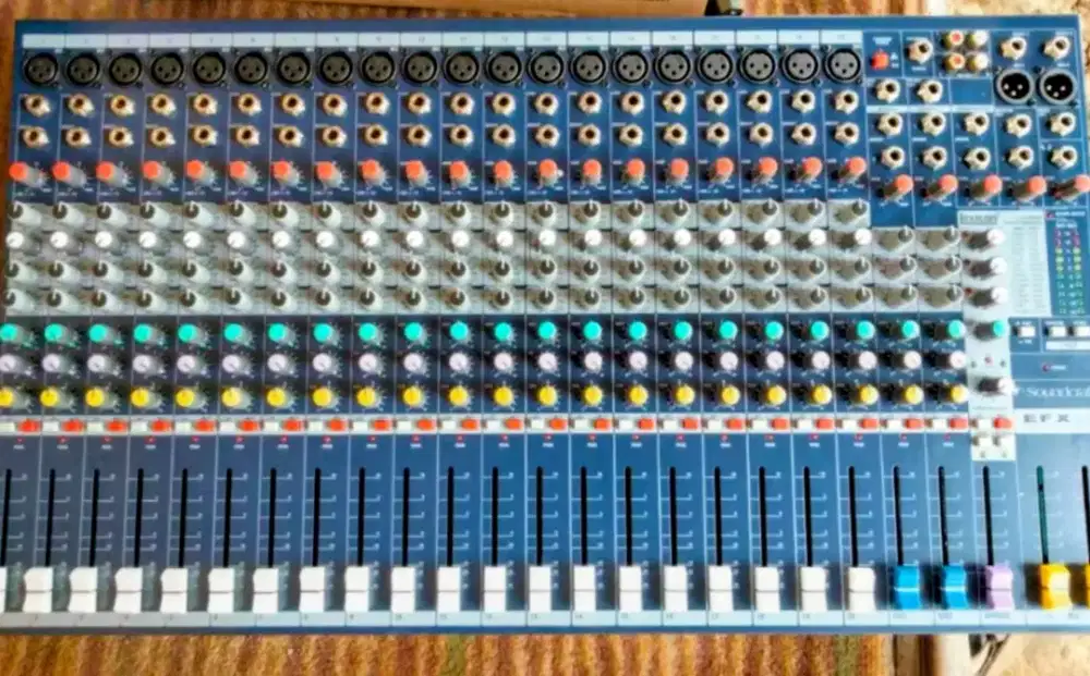 Soundcraft EFX 20