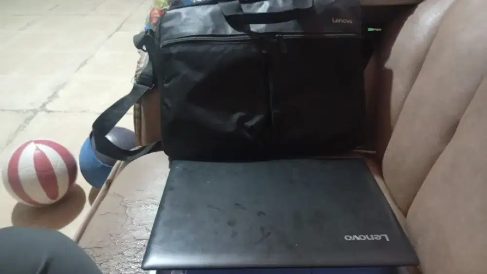 Laptop Lenovo unit + charger + Tas