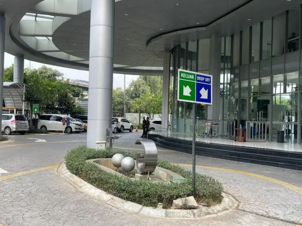 Ruang kantor bagus baru renovasi di GP Plaza Slipi