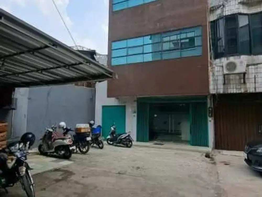 Ruko di Jl Letjend Suprapto, Jakarta Pusat Bagus SHM