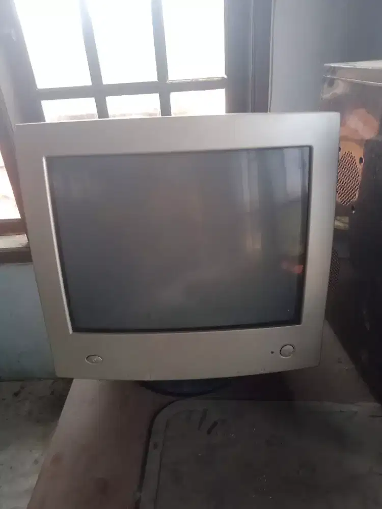 Komputer Bekas Tidak Terpakai