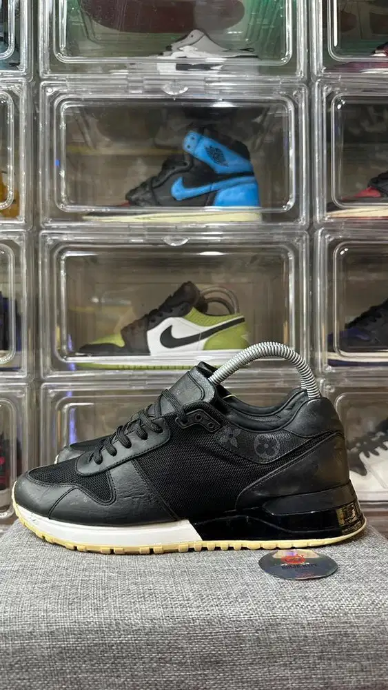 LOUIS VUITTON RUN AWAY SNEAKER