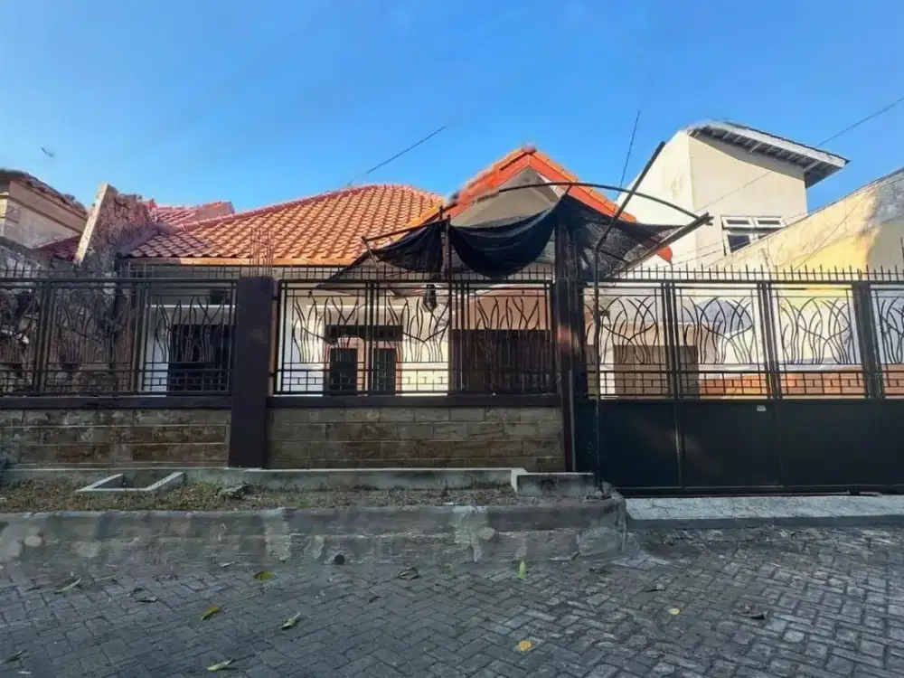 RUMAH WISMA MUKTI KLAMPIS, Hadap Utara • SHM, ROW JALAN 3 MOBIL