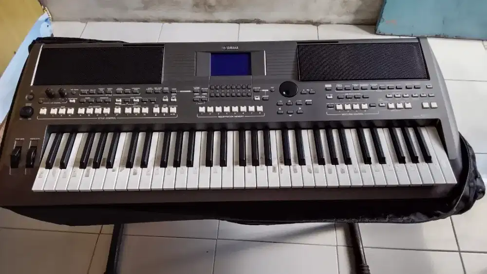 KEYBOARD YAMAHA PSR-S670