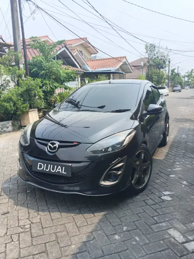 Mazda 2 RZ 2013