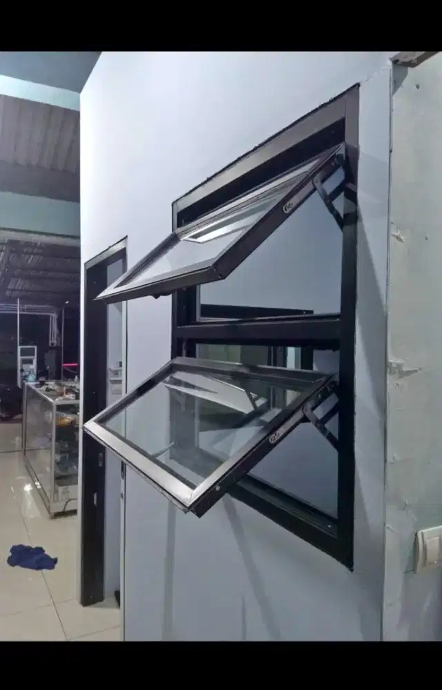 Kusen jendela dan pintu alumunium