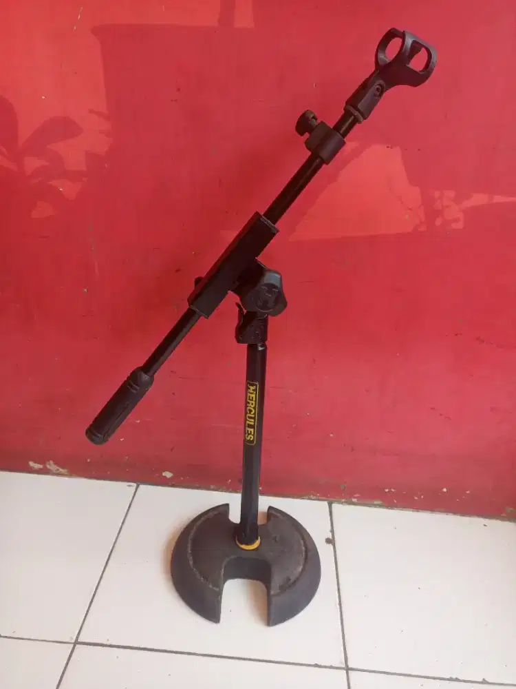 Stand mic pendek Hercules