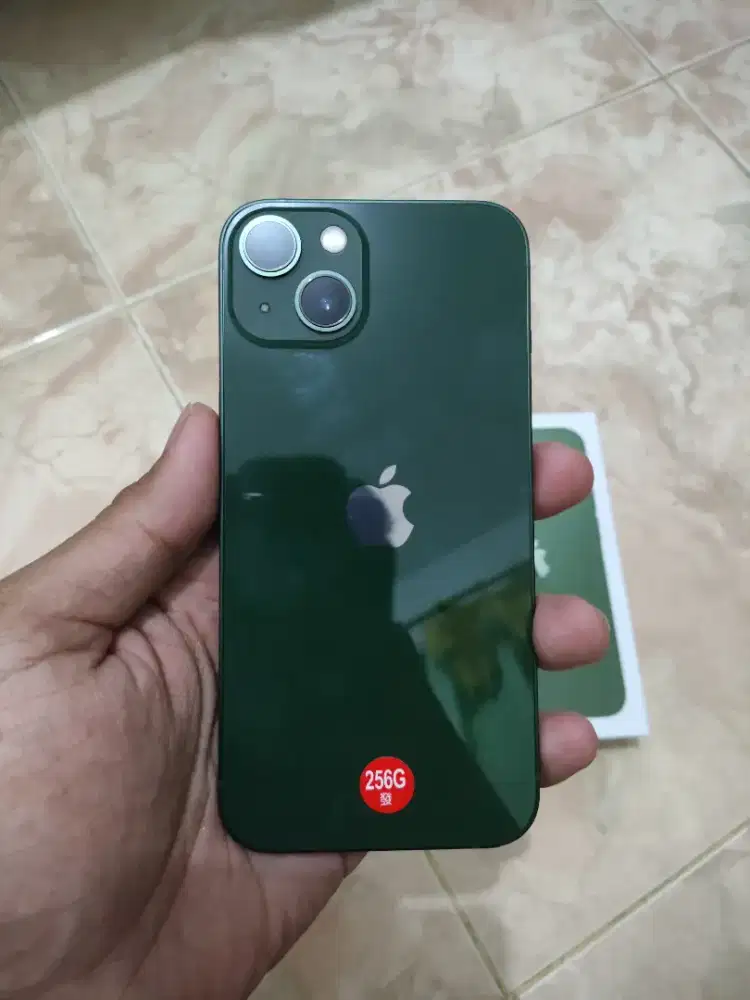 iPhone 13 Basic  256gb warna Hijau
