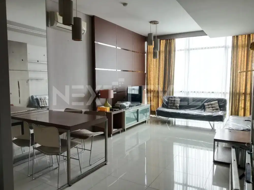 DISEWAKAN 3+1BR Condominium Luas 114m2 Full Furnish Pojok