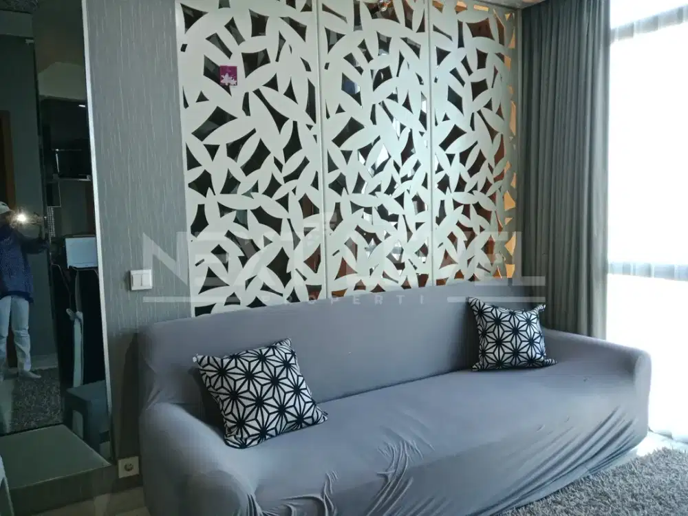 DISEWAKAN 2Condominium Luas 76m2 Furnished Lux Meja Marmer