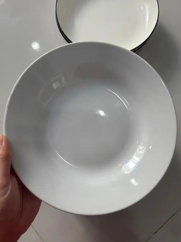 Piring keramik porcelain