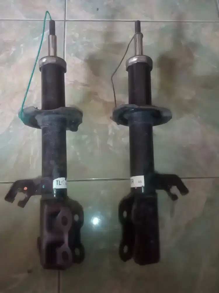 Shockbreaker depan Datsun go+ panca