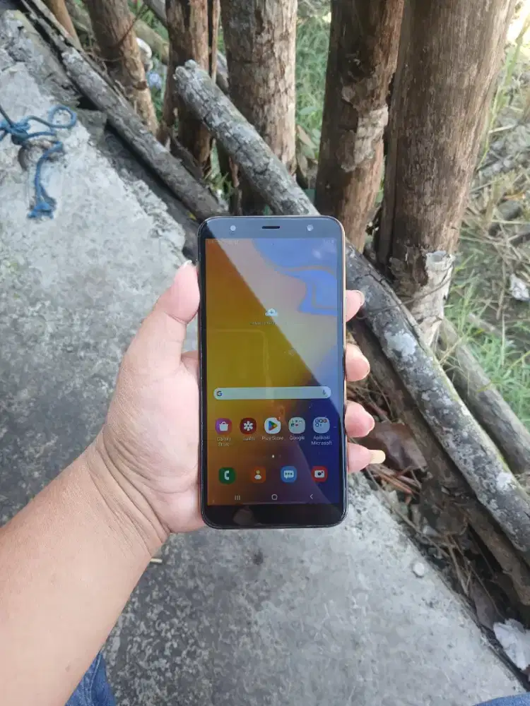 Samsung J4 Plus Ram 2/16 Gb. Kondisi Siap Pakai