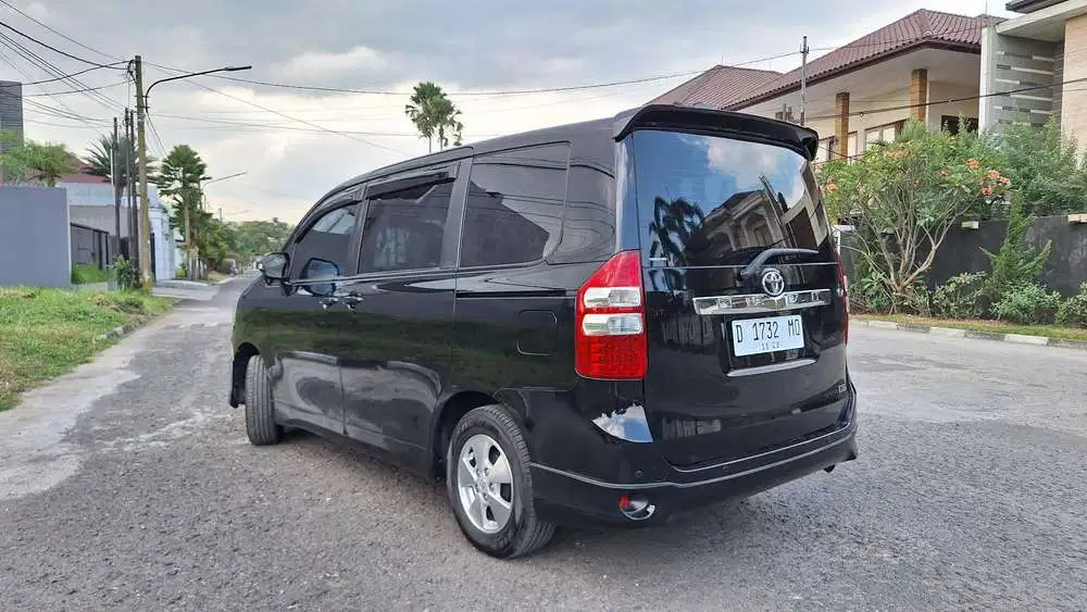 Toyota Nav1 2013 Bensin
