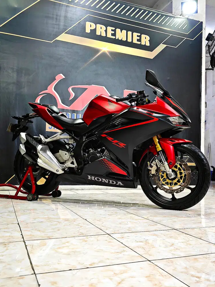 Cbr 250rr th.2022 Bravery Red matte km.18rb top.Anugerah motor rungkut