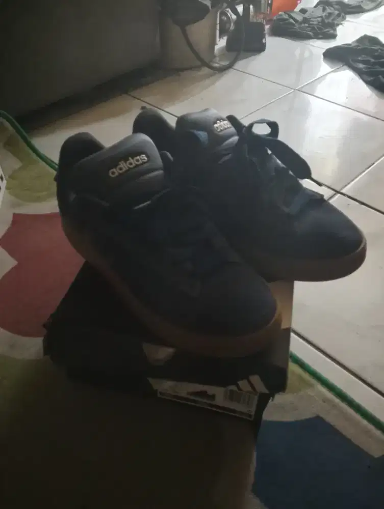 Sepatu Adidas grand court