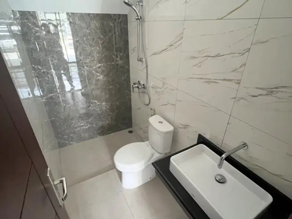 Dijual Rumah Woodland Cl Surabaya