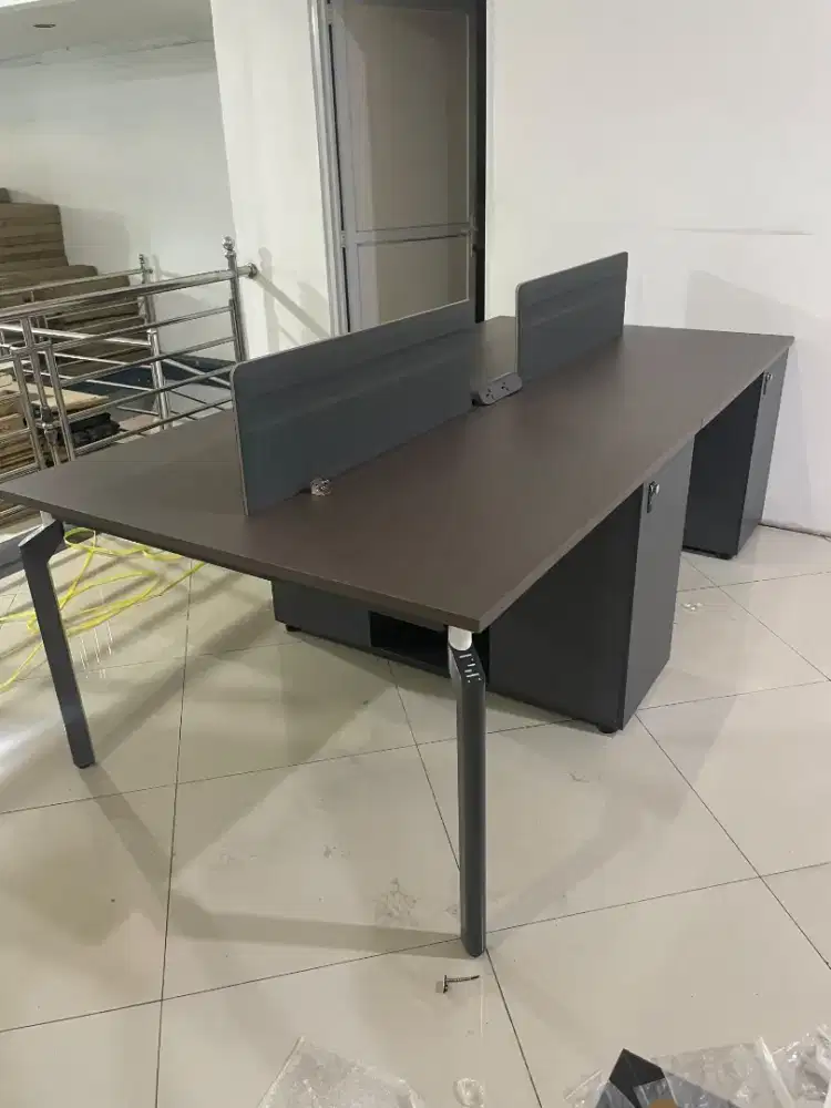 Meja Kantor baru