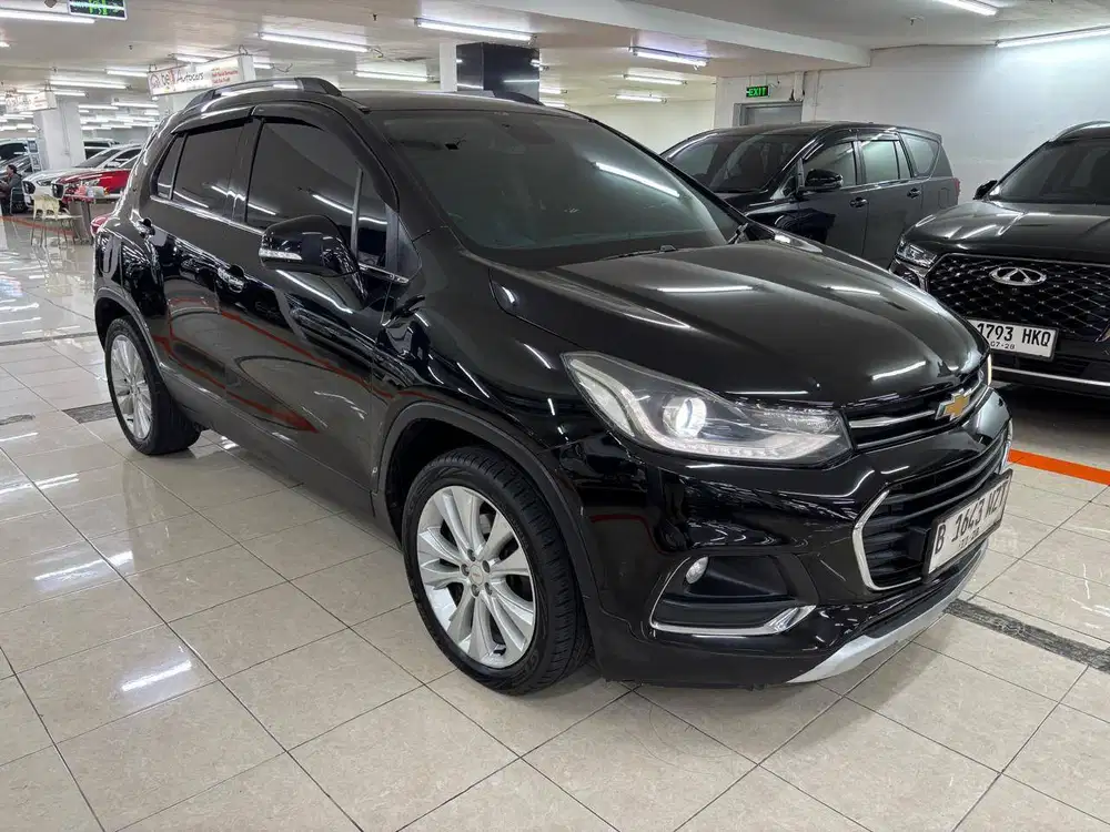 (TDP 30JT) LOW KM 98 RB ! CHEVROLET TRAX PREMIER 2019 HITAM ! TERAWAT