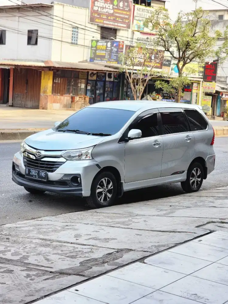 XENIA R SPORTY AT 2015