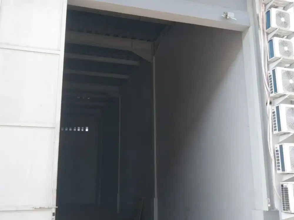 Disewakan Gudang Baru Kamal Raya Uk 8X15