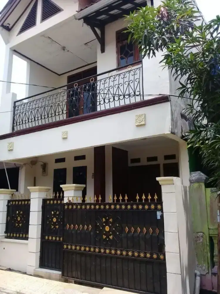 DIJUAL RUMAH 2 LANTAI MURAH DEKAT STASIUN KRL