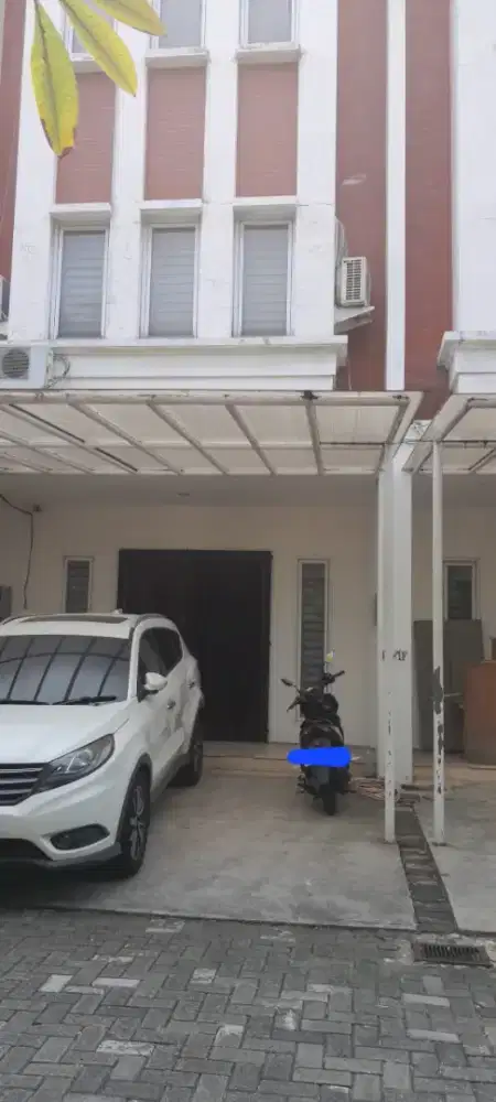 Iklan lowongan supir