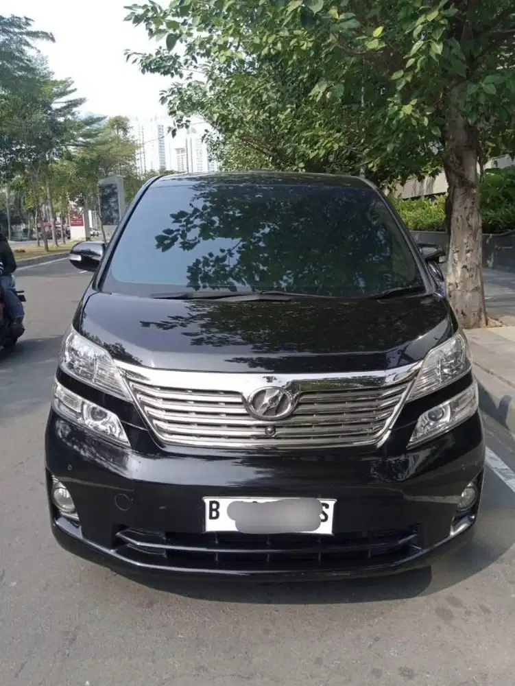 Vellfire V 2010