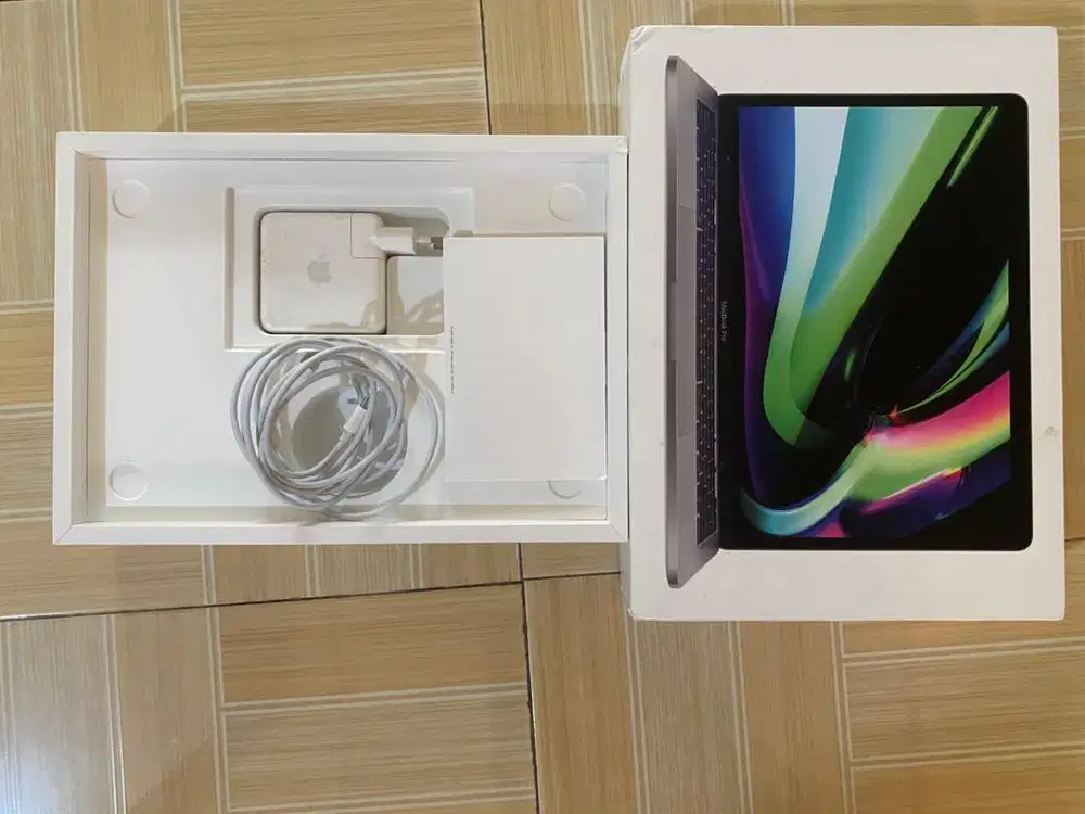 Macbook Pro M1 8/256Gb 13 inch