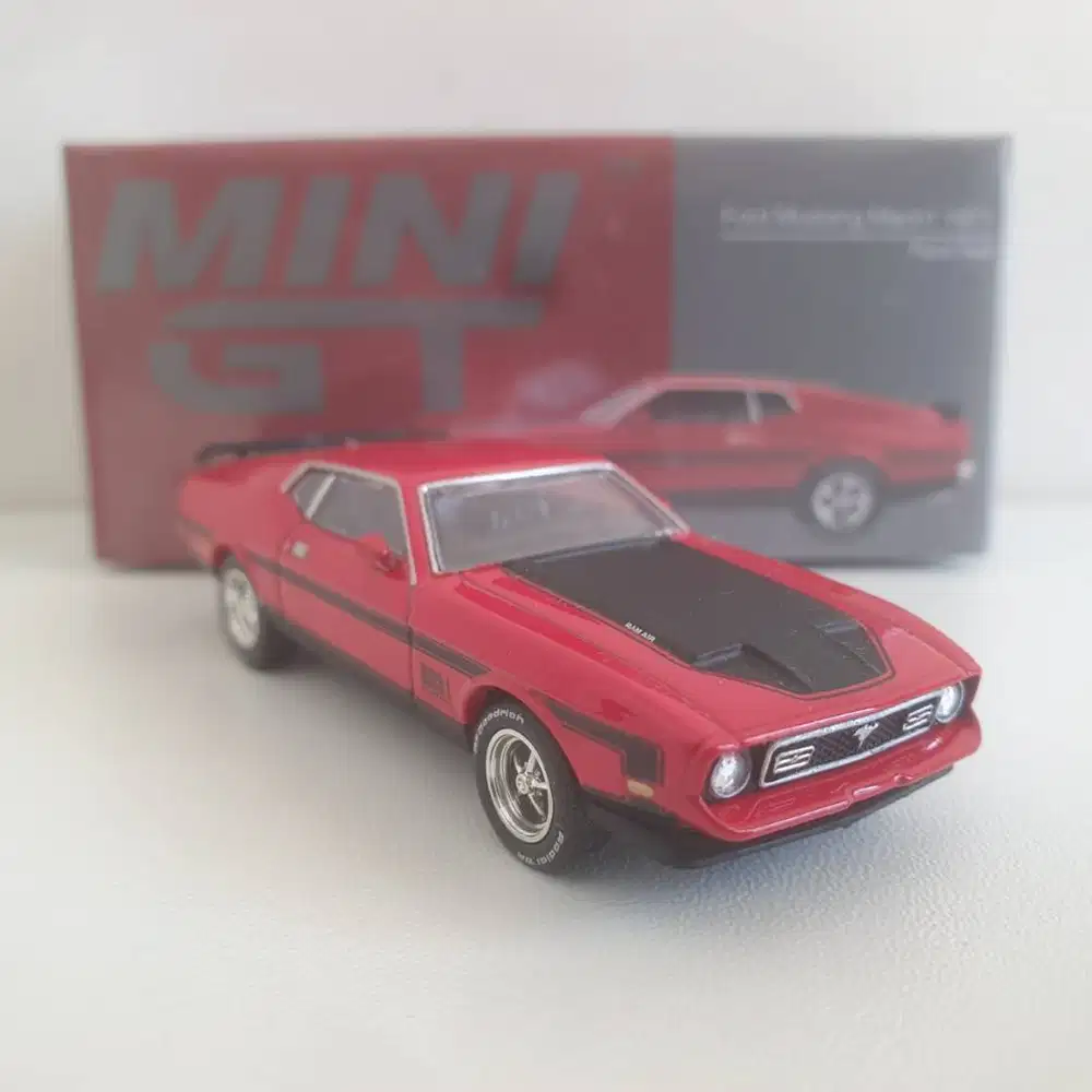 Mini GT 1122 Ford Mustang Mach1 1971 1/64 (Mach 1 71, Race Red, Merah)