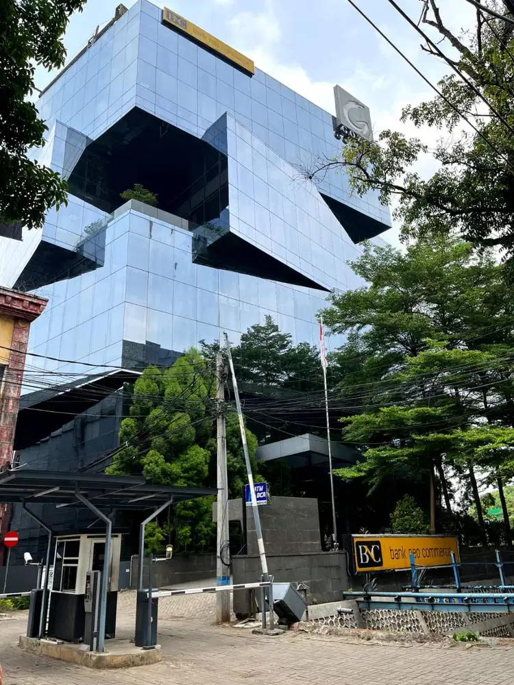 Disewakan pertahun ruang kantor di Gedung Gozco
