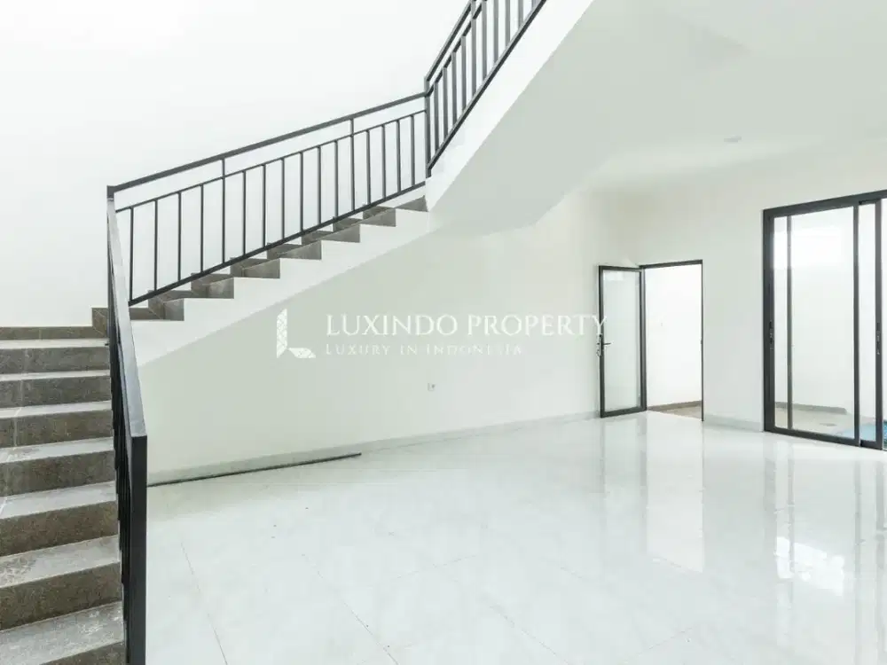 DIJUAL VILLA DENGAN 3 KAMAR TIDUR DI TIBUBENENG