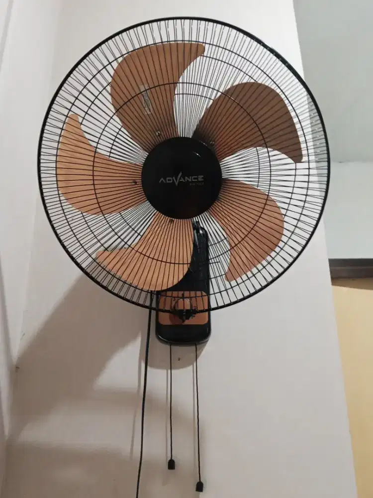 Dijual kipas angin advance 18 inch masih bagus banget