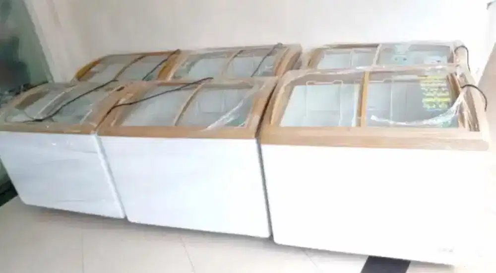 Freezer 300 liter bekas.