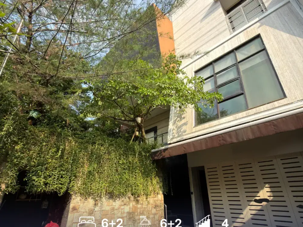 Rumah Luas Semi Furnished Siap Huni di Kawasan PIK