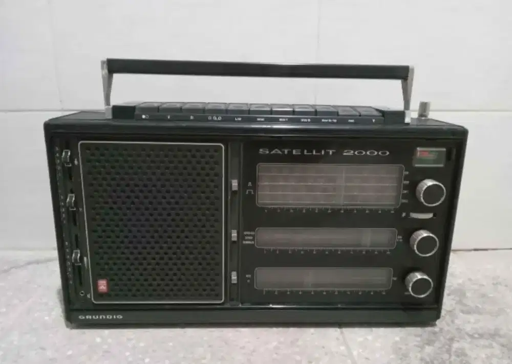 Radio Satelit Grundig vintage ori 70an made in Germany langka normal