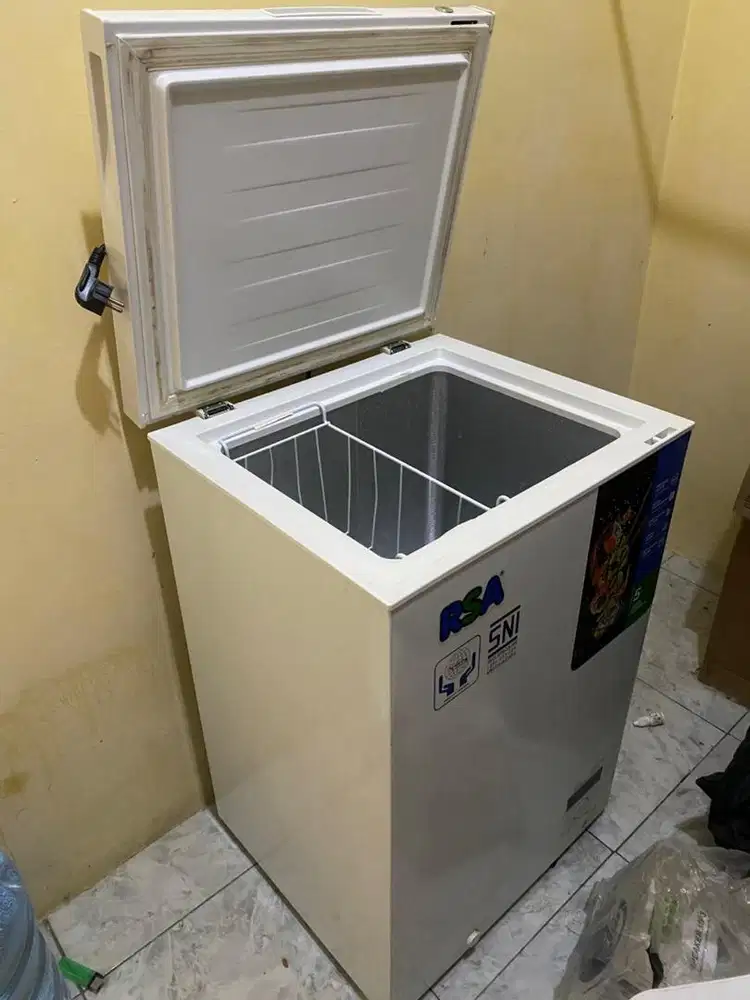 Freezer baru beberapa bulan dipake aja