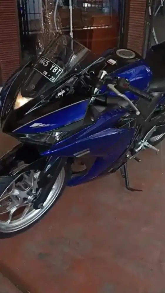 Dijual Yamaha R25 mulus KM rendah