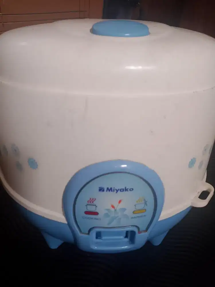 Penanak nasi/Mejikom ukuran 2 liter