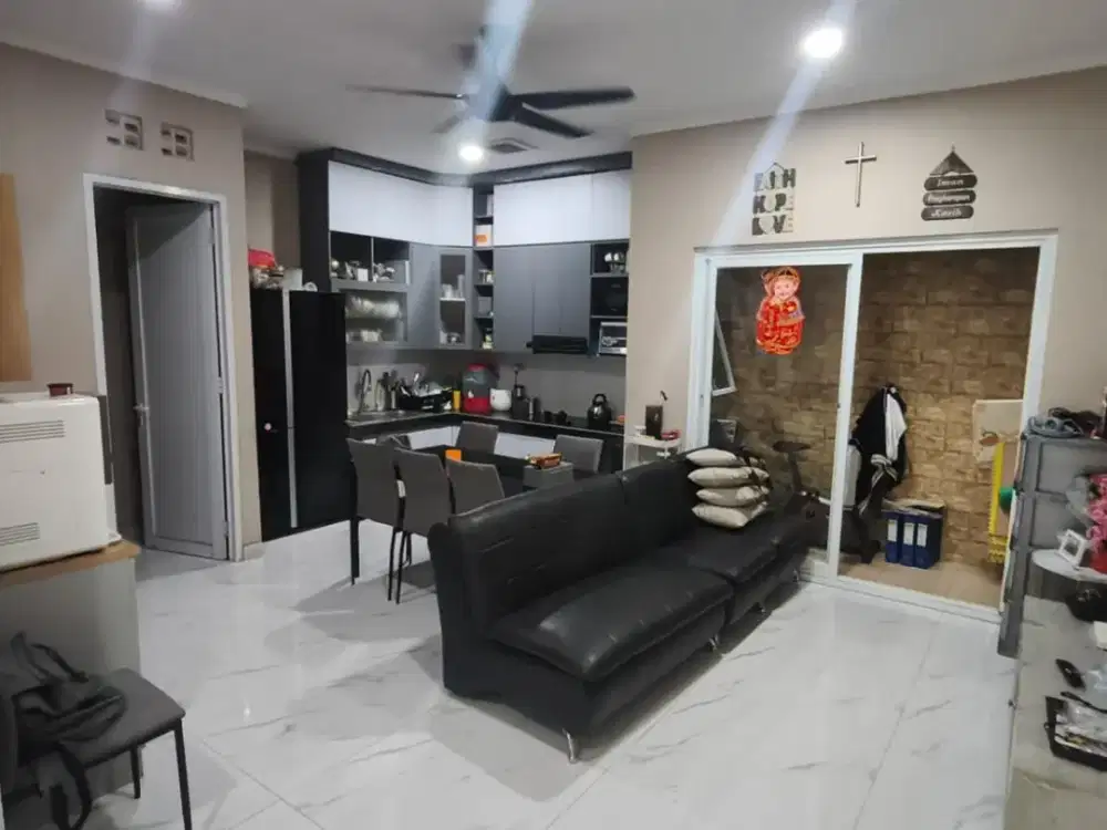 Rumah 3lt luas 6x15 90meter 4KT Cluster Yarra JGC Jakarta Garden City
