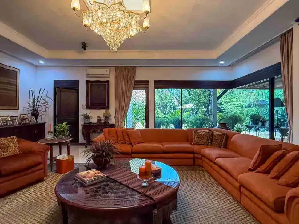 Rumah Klasik Elegan Bernuansa