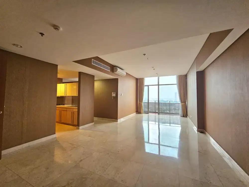 Apartemen Premium The Summit Summarecon Kelapa Gading, 3+1 KT, View Pool