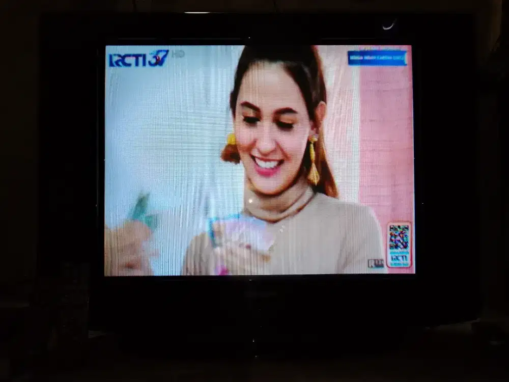 TV 29 inc SAMSUNG slim