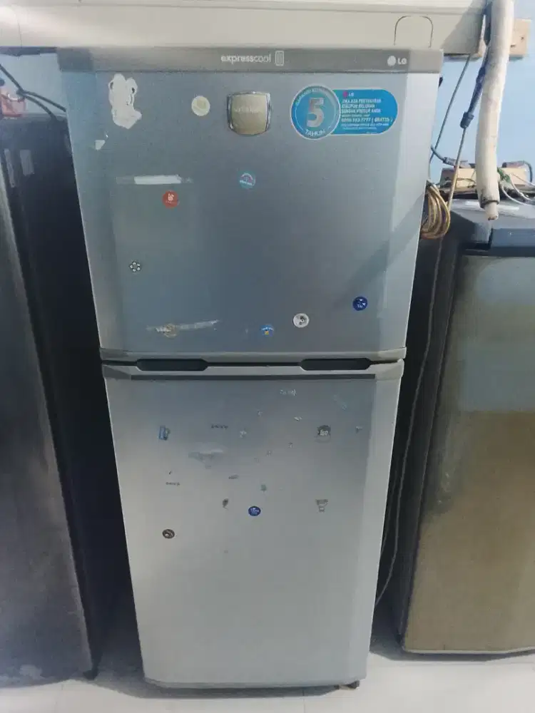 Kulkas 2 Pintu merek LG