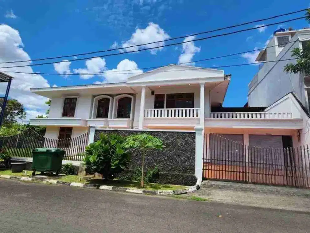 Turun Harga Rumah Pulomas Utara Raya Jakarta Timur di Hoek dekat Satpam