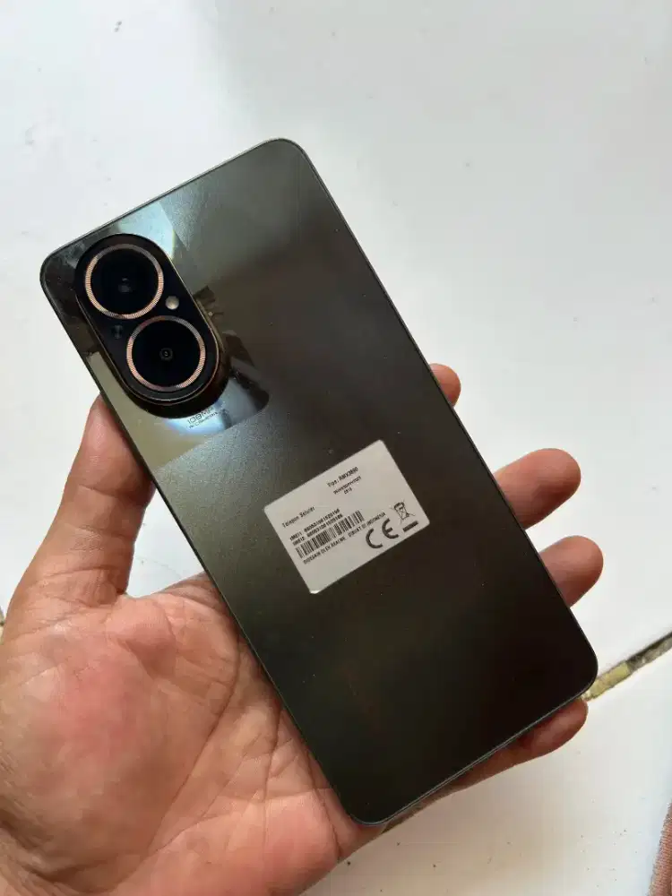 Realme C67 8/256GB HP dan charger