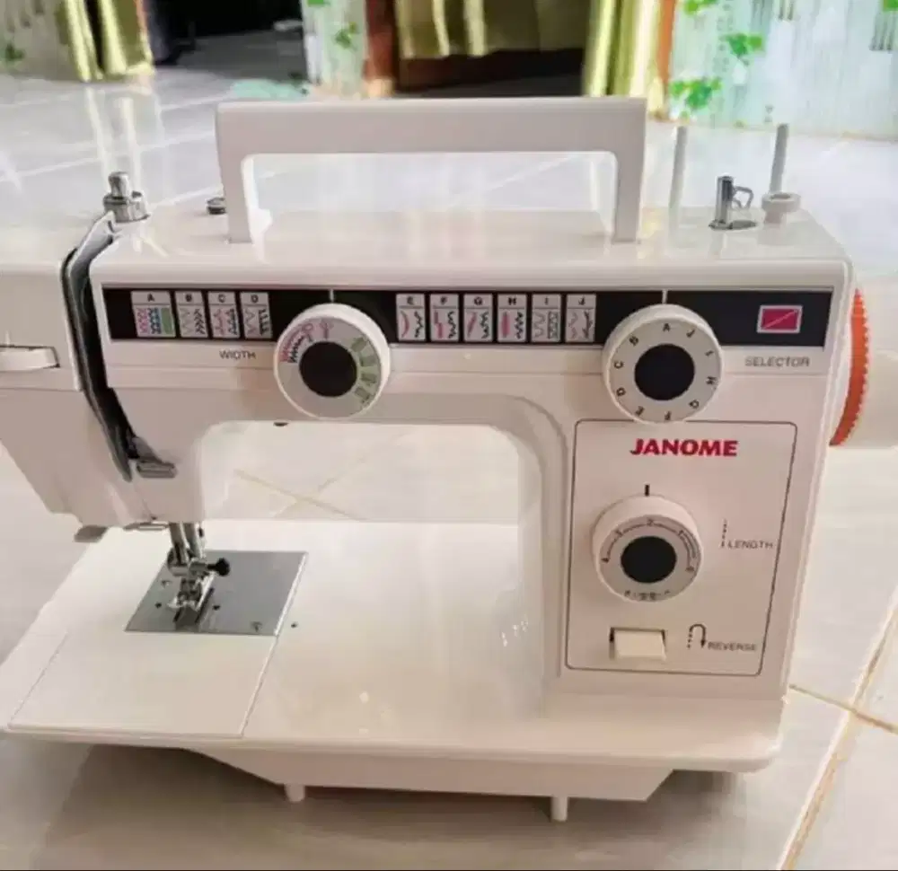 Mesin jahit portable