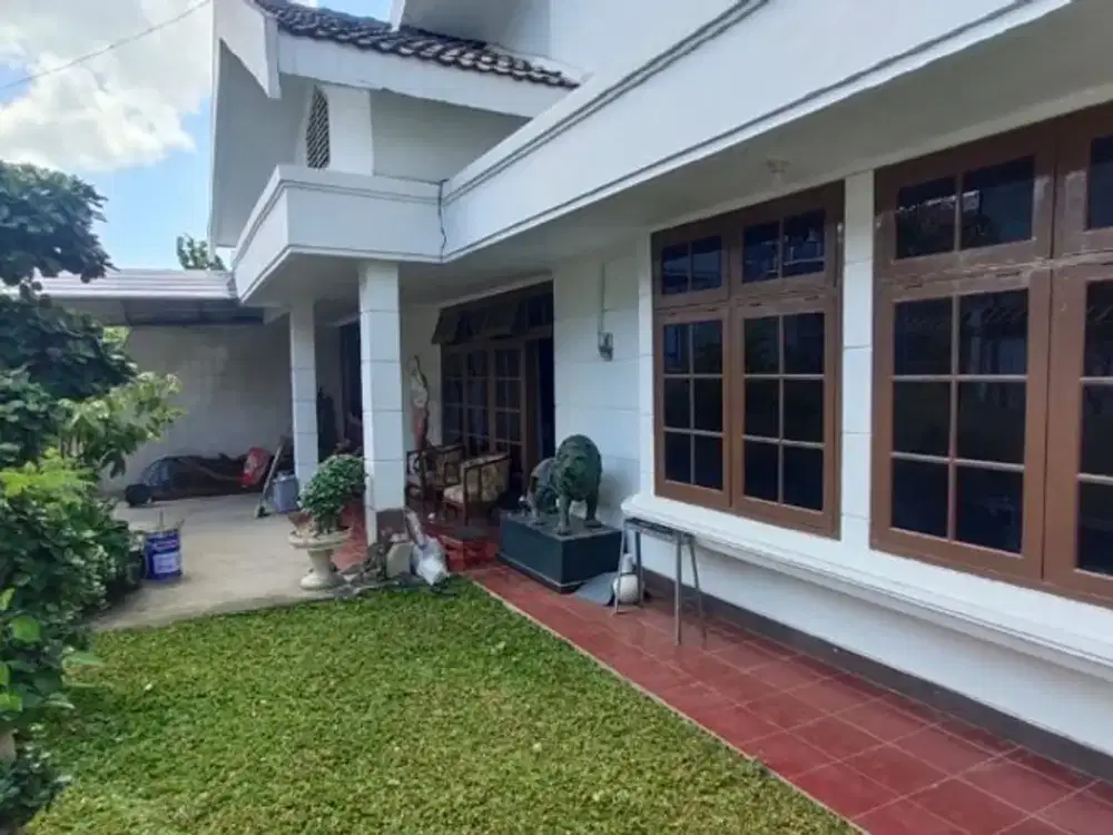 Rumah Dharmahusada Indah Barat dkt kertajaya indah dan manyar indah