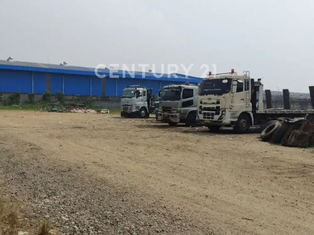 DISEWAKAN Lahan Komersial Strategis 9.000 m² (Dekat Tol & Pelabuhan) Peluang Emas untuk Ekspansi Bisnis Anda!