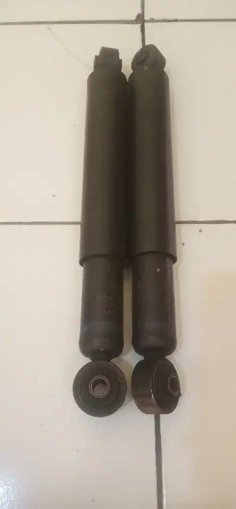Shock belakang Avanza
